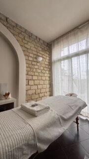 ✨ Découvrez le drainage lymphatique ✨
Un massage doux et profond qui stimule la circulation, aide à éliminer les toxines, réduit la rétention d’eau et procure une sensation immédiate de légèreté. 💆♀️💧
Ce soin favorise :
🌿 Une meilleure digestion
💧 Une diminution des gonflements
🌸 Une relaxation intense et un sommeil réparateur
🌞 Une peau plus lumineuse et revitalisée
Un véritable rituel bien-être qui reconnecte le corps et l’esprit. 🌌
⸻
#DrainageLymphatique #BienÊtre #DétoxNaturelle #MassageRelaxant #SantéHolistique #LymphaticDrainage #Relaxation #ÉnergiePositive #SelfCare #BeautéNaturelle